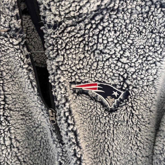New England Patriots Sherpa Quarterzip - Picture 2 of 5